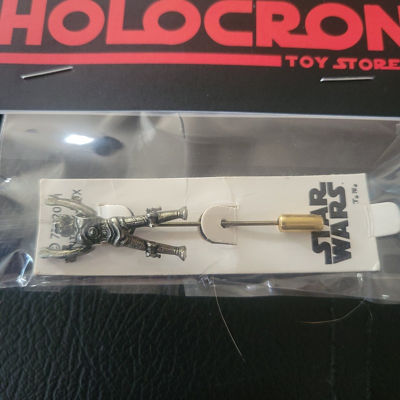 Vintage Pin Backs Ewoks Sealed